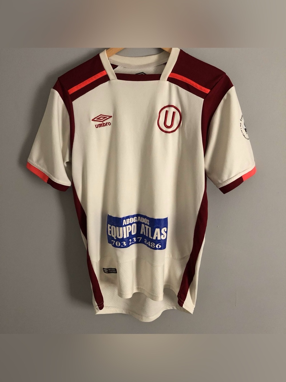 (Men’s M) 2017 Umbro Universitario de Deportes Home Shirt 🇵🇪